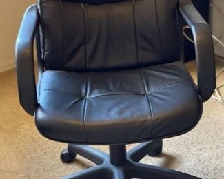 Faux Leather Office Chair 36 x 26 x 24in HxWxD