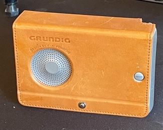 Grundig Porsche Shortwave Radio YB-P 2000 AM FM SW1 SW2 Light Alarm Lock