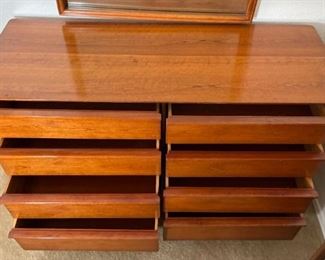 Morganton Furniture MCM 8 Drawer Dresser 34 x 54 x 20in HxWxD