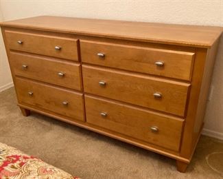 Ethan Allen Elements Natural Maple 6 Drawer Dresser 31.5 x 59 x 18.5in HxWxD
