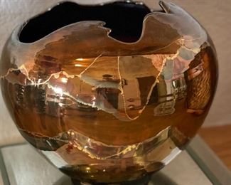 Signed Studio Pottery Vase/Pot Ceramics Art 7in H x 8in diameter