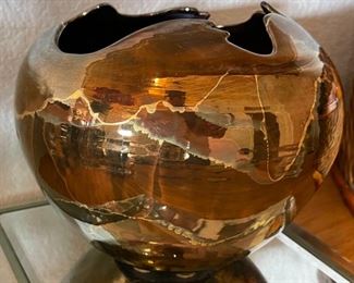 Signed Studio Pottery Vase/Pot Ceramics Art 7in H x 8in diameter