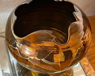 Signed Studio Pottery Vase/Pot Ceramics Art 7in H x 8in diameter