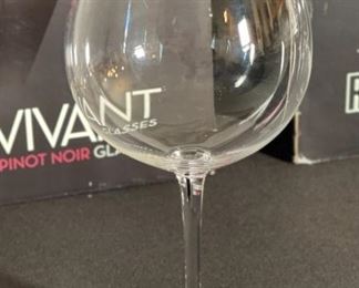 Riedel Vivant 4 Pinot Noir Glasses wine in box Glass: 8.5in H x 2.75in dia at opening