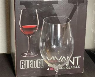 Riedel Vivant 4 Red Wine Glasses wine in box Glass: 9in H x 2.5in dia at opening