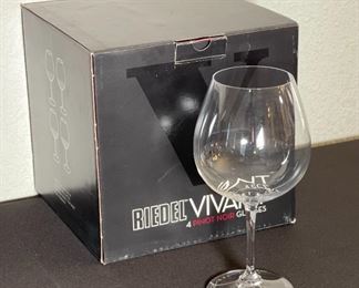 #3 Riedel Vivant 4 Pinot Noir Glasses wine in box Glass: 8.5in H x 2.75in dia at opening