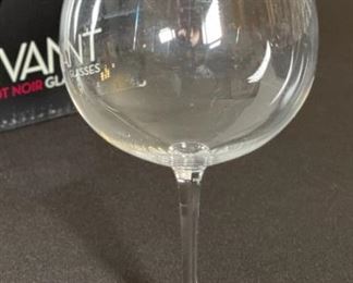#3 Riedel Vivant 4 Pinot Noir Glasses wine in box Glass: 8.5in H x 2.75in dia at opening