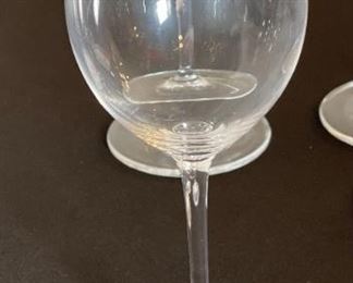 4pc Riedel Vivant Mid Wine Glasses 8.5 in H x 2.25in Diameter at opening