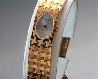 Ladies Christian Dior d70-150 Wrist Watch 0.69in W Bracelet: 6.0in