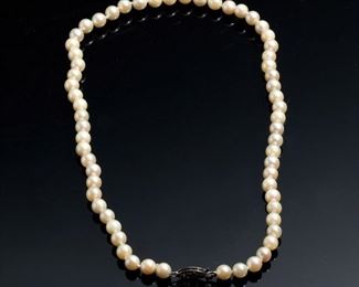 Pearl Necklace with 14k Gold Clasp 16in Long Pearls: 5.5mm