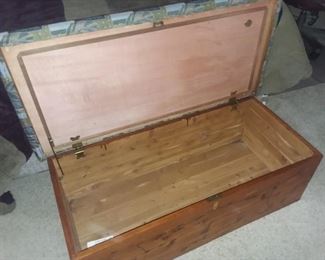 Bench chest