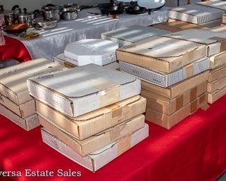 TABLE of Collector Plates - IN BOXES