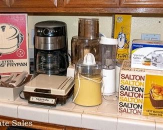 Vintage Kitchenware and Appliances