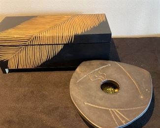 154 Zodax Wooden Box Signed Ceramic Flower Frog