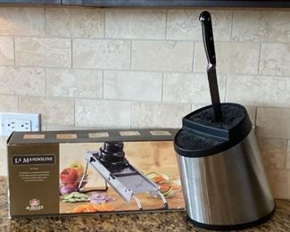 205 Kapoosh Slotless Stainless Steel Knife Holder And La Mandoline