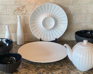 226 Wedgwood Night And Day Serving Bowls Platters Teapot And Oil And Vinegar