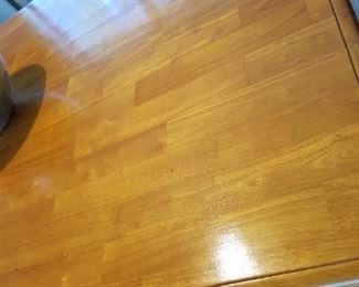 Dining table top detail