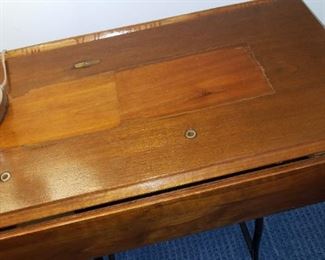 drop leaf table w/ metal sewing machine base