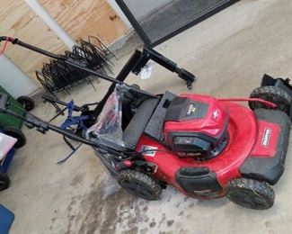 Snapper battery powered mower, with rear bag, 2 batteries & charger