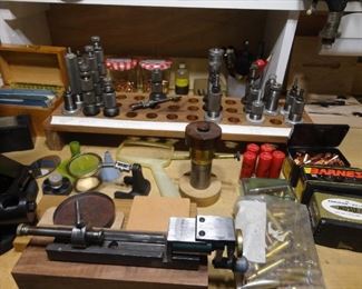 RCBS DIE SET AND ROCK CHUCKER SUPREME PRESS AND MASTER RELOADING 