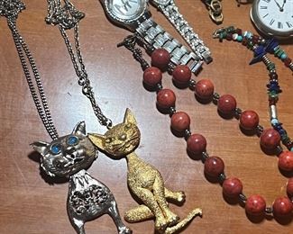 2 great vintage cat necklaces