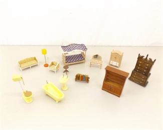 Lot Of Vintage Dollhouse Furniture
