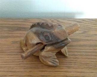 wood carved horny toad