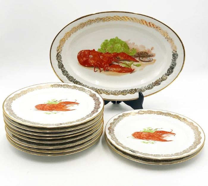 Fabulous Limoges stamped lobster dinner plates with matching oval platter.