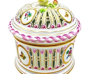 Beautiful vintage larger size Herend stamped & numbered hand painted reticulated round biscuit barrel with matching lid in the Queen Victoria pattern. Stunning pinks & greens. Excellent condition. 