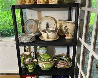 Lots of vintage kitchen ware