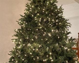 LED pre-lit Christmas tree