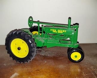 John Deere ERTL Tractor