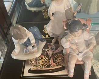 Porcelain figures 