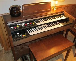 Yamaha Electone organ