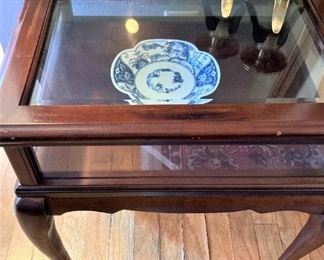 End table/display case