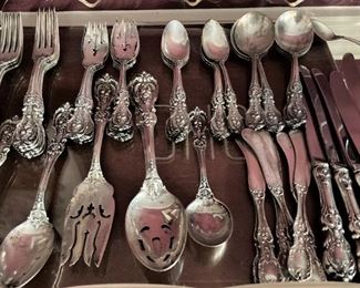 Francis I sterling dinnerware (Place settings for 6 with extra pieces) Introduced by Reed & Barton in 1907, Francis I silverware quickly became a favorite of nobility and presidents. 