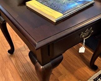 Side table with 1 drawer