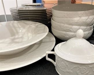 51 pieces of Mikasa "White"