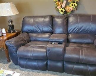 Dual Reclining loveseat with cup holders 