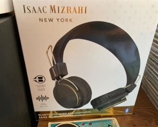 Isaac Mizrahi Blue Tooth Headphones
