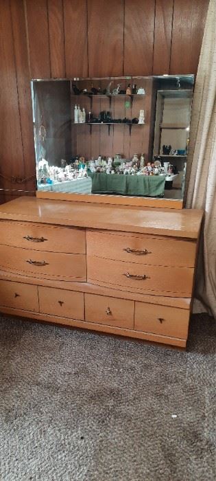 Mid Century Drawer Dresser with Mirror 