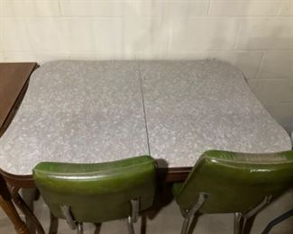 Mid Century Modern Table with Leafand 4 Chairs 