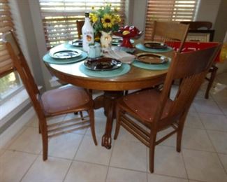 nice Breakfast Table and matching Chairs