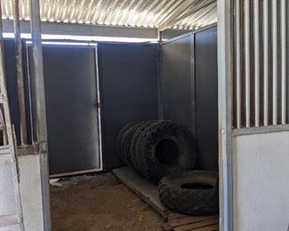 MD Barnmaster Feed Room Tack Room 4 Stall Stable