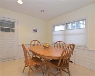 Solid Wood Kitchenette set with 4 chairs!
