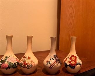 4 asian mini vases