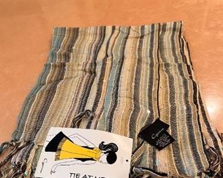 nwt scarf