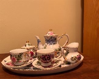 mini tea sets!