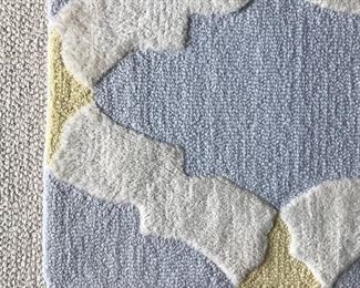 Detail
Pottery Barn Kids
Rug 5’ x 8
Was $200
Now $100
