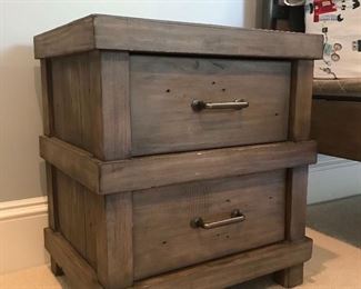 Pottery Barn
Owen Nightstand
SOLD